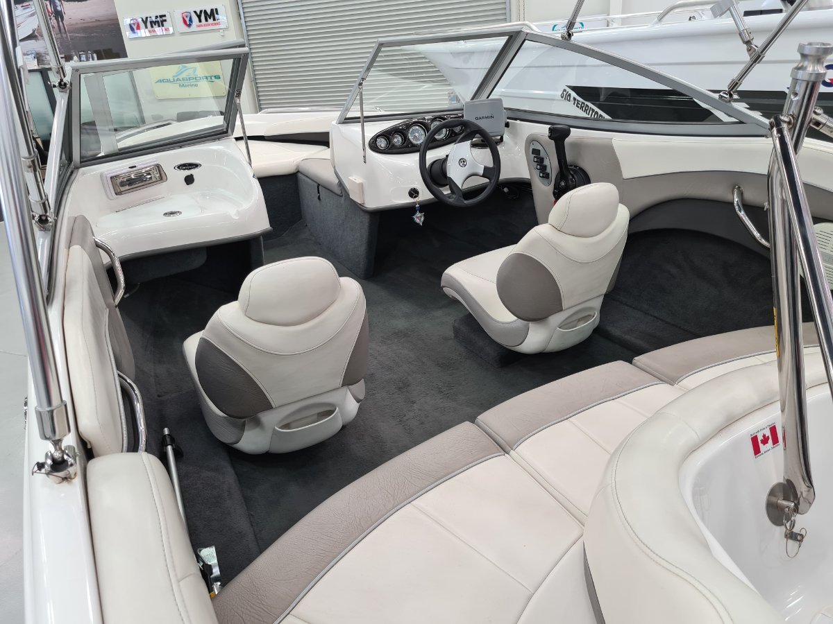 2011 CAMPION ALLANTE 485 RUNABOUT