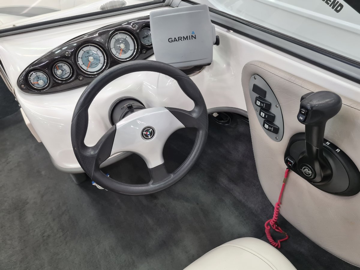 2011 CAMPION ALLANTE 485 RUNABOUT