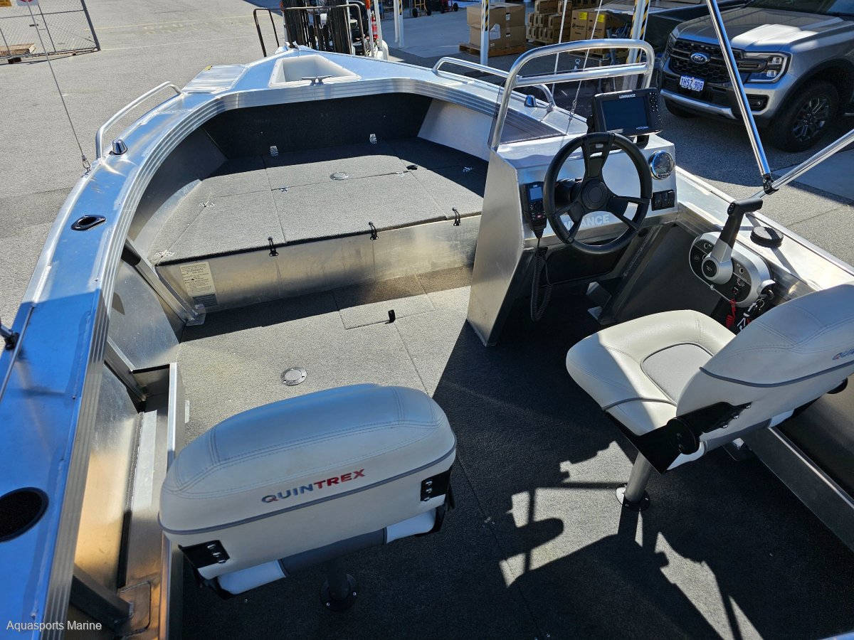 2024 QUINTREX 460 RENEGADE SIDE CONSOLE