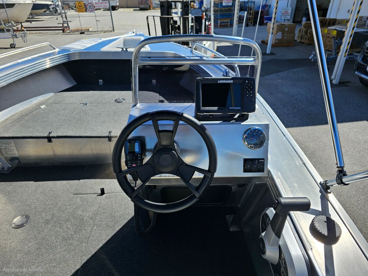 2024 QUINTREX 460 RENEGADE SIDE CONSOLE