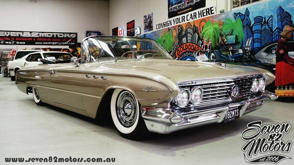 1961 BUICK LESABRE 2 SP AUTOMATIC 2D CONVERTIBLE