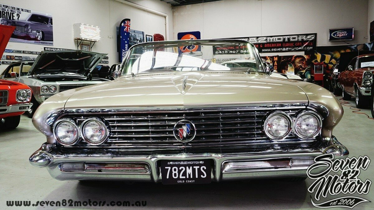 1961 BUICK LESABRE 2 SP AUTOMATIC 2D CONVERTIBLE