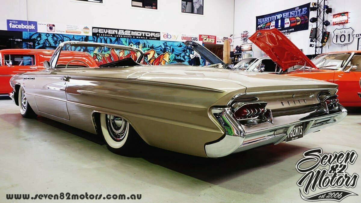 1961 BUICK LESABRE 2 SP AUTOMATIC 2D CONVERTIBLE