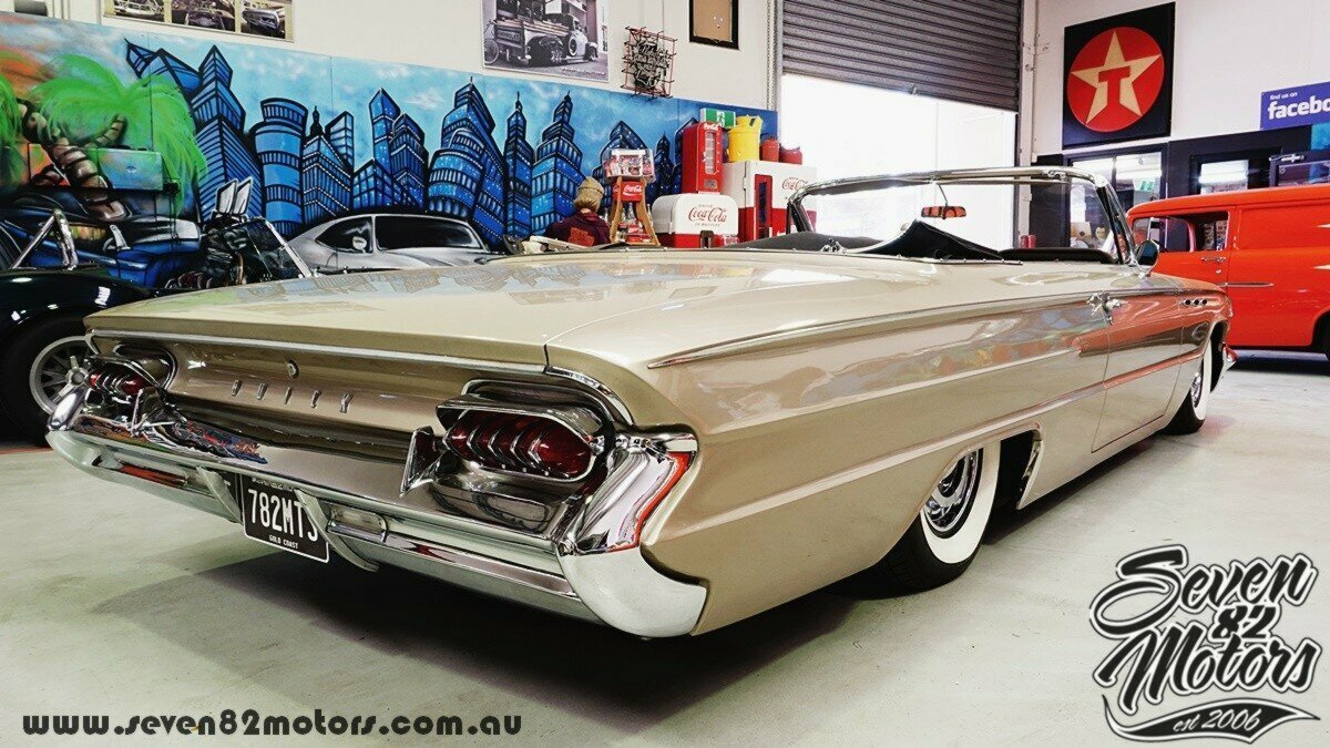 1961 BUICK LESABRE 2 SP AUTOMATIC 2D CONVERTIBLE