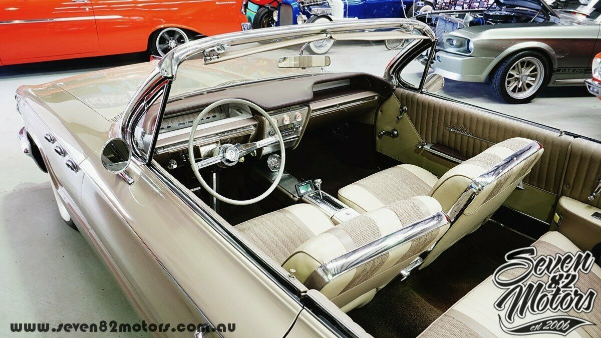 1961 BUICK LESABRE 2 SP AUTOMATIC 2D CONVERTIBLE