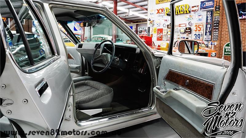 1972 HOLDEN STATESMAN HQ AUTOMATIC SEDAN
