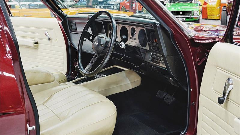 1974 HOLDEN SANDMAN HJ [EMPTY] MANUAL PANEL VAN