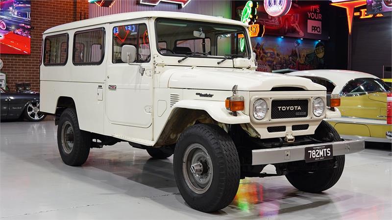 1981 TOYOTA LANDCRUISER HJ47 MANUAL TROOP CARRIER