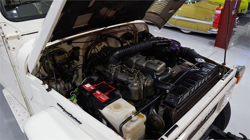 1981 TOYOTA LANDCRUISER HJ47 MANUAL TROOP CARRIER