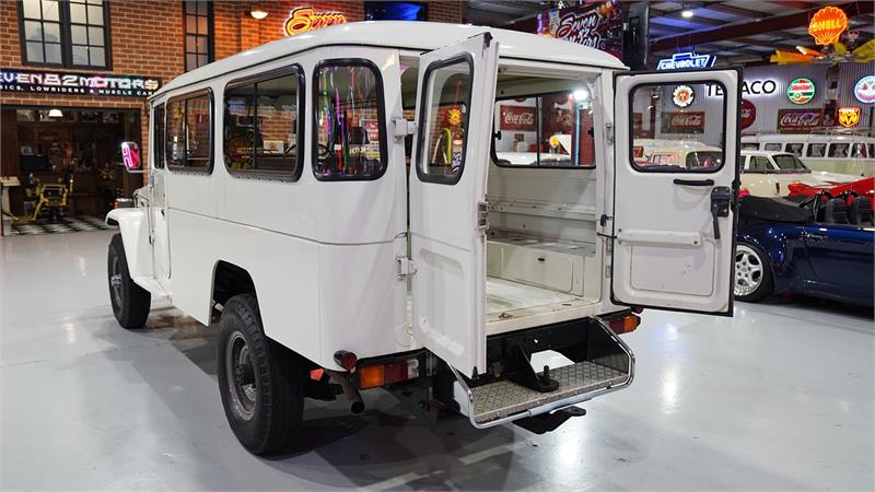 1981 TOYOTA LANDCRUISER HJ47 MANUAL TROOP CARRIER