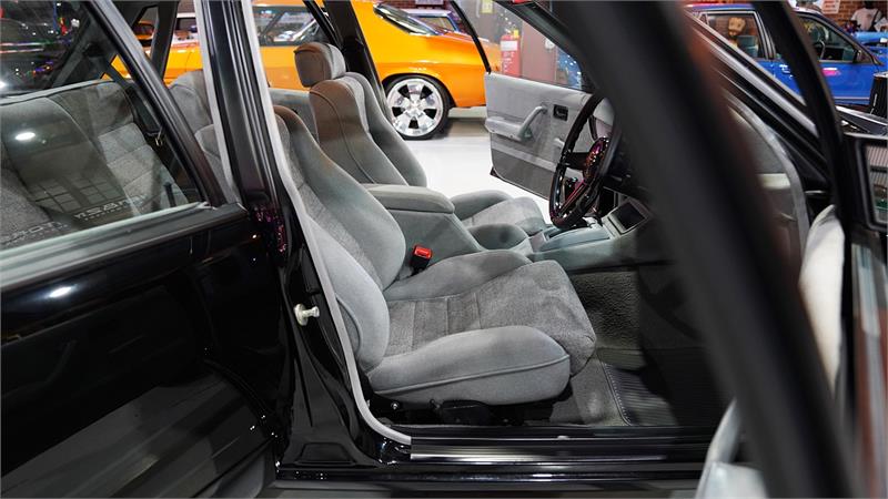 1985 HOLDEN COMMODORE VK AUTOMATIC SEDAN