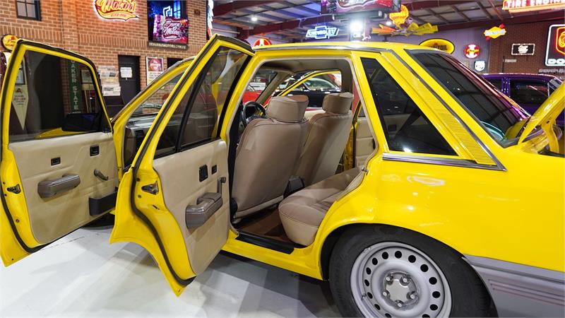 1987 HOLDEN COMMODORE VL BT1 TRIBUTE MANUAL SEDAN