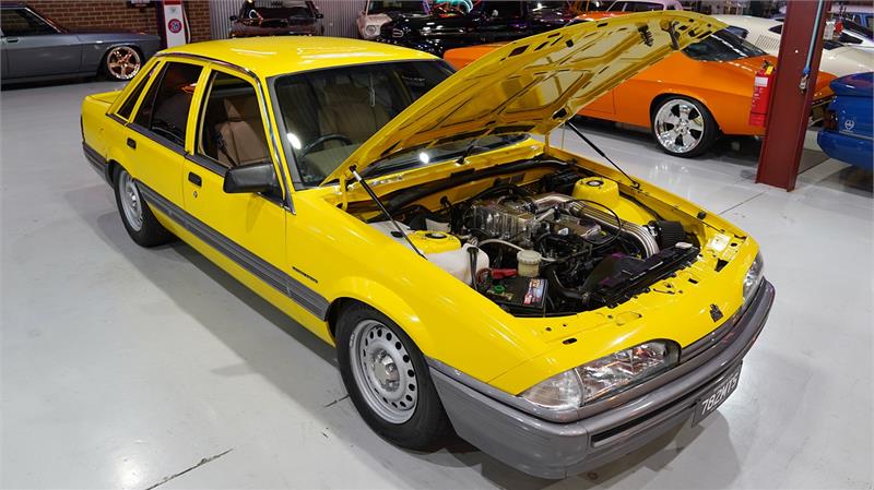 1987 HOLDEN COMMODORE VL BT1 TRIBUTE MANUAL SEDAN