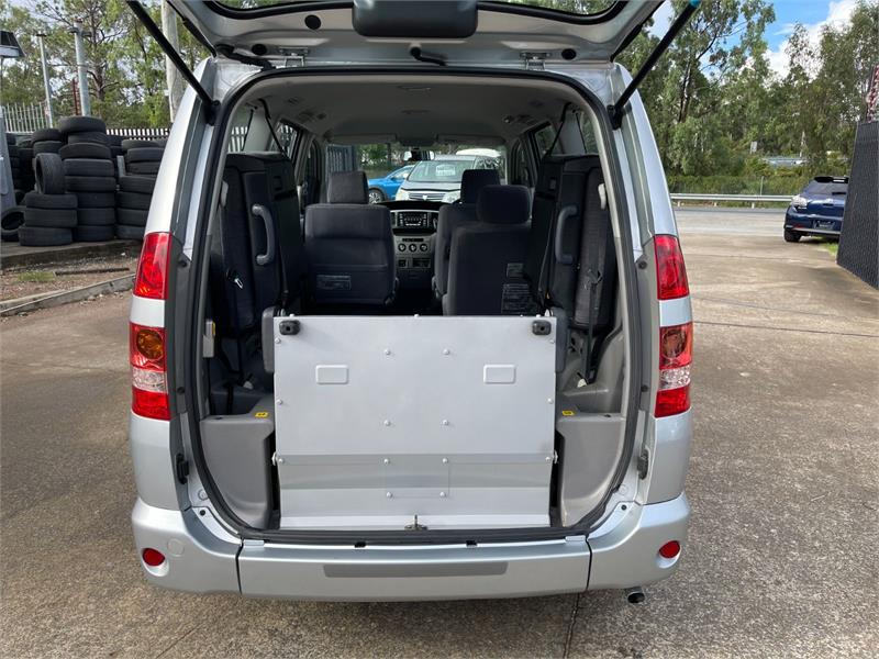 2003 TOYOTA NOAH AZR60 AUTOMATIC WAGON