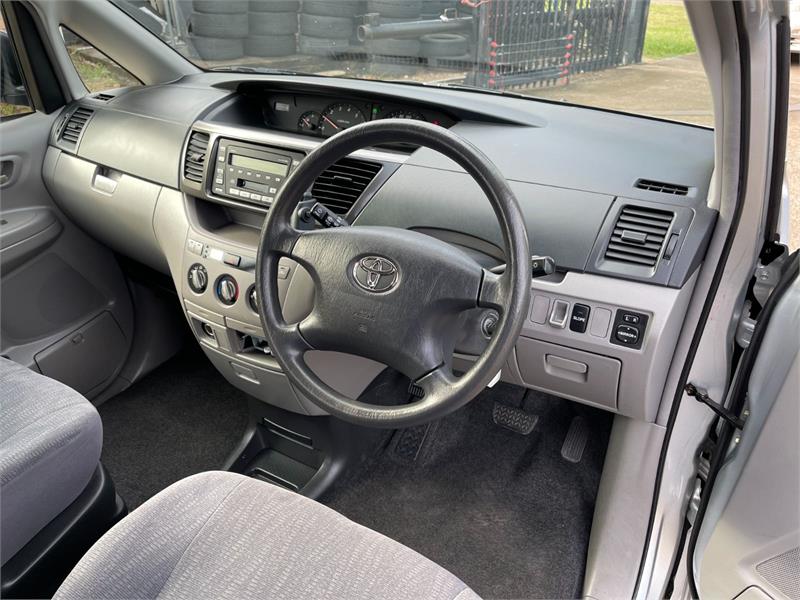 2003 TOYOTA NOAH AZR60 AUTOMATIC WAGON