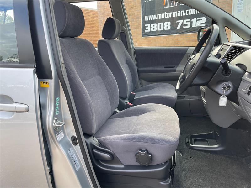 2003 TOYOTA NOAH AZR60 AUTOMATIC WAGON