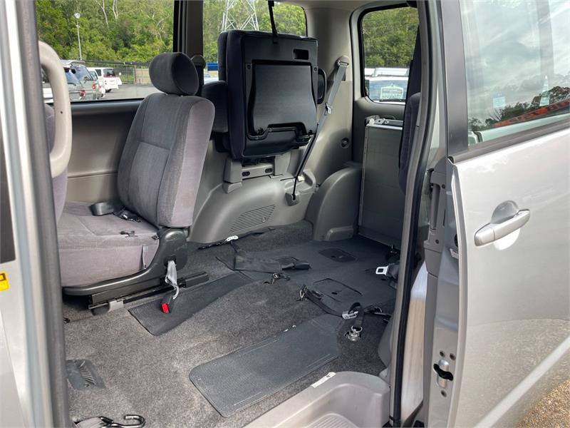 2003 TOYOTA NOAH AZR60 AUTOMATIC WAGON