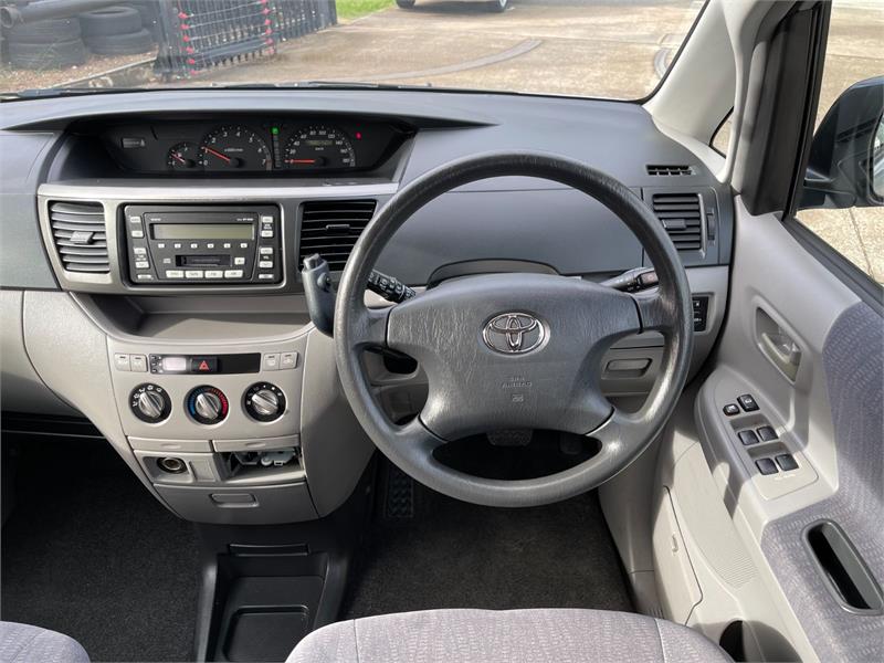2003 TOYOTA NOAH AZR60 AUTOMATIC WAGON