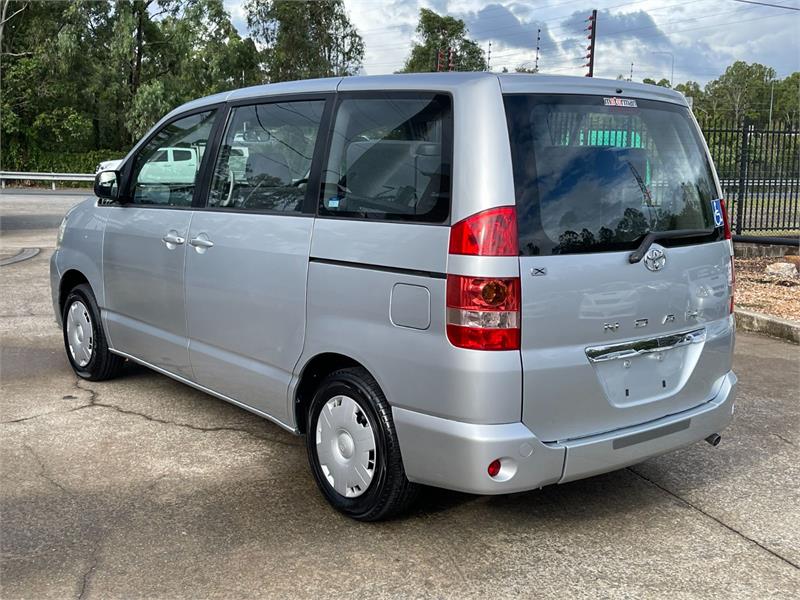 2003 TOYOTA NOAH AZR60 AUTOMATIC WAGON