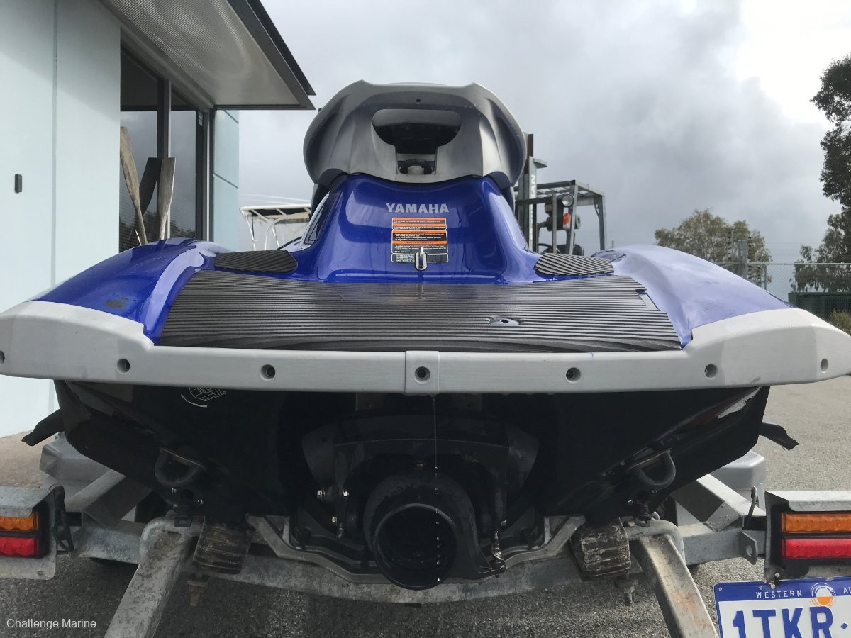 2009 YAMAHA VX DELUXE WAVERUNNER