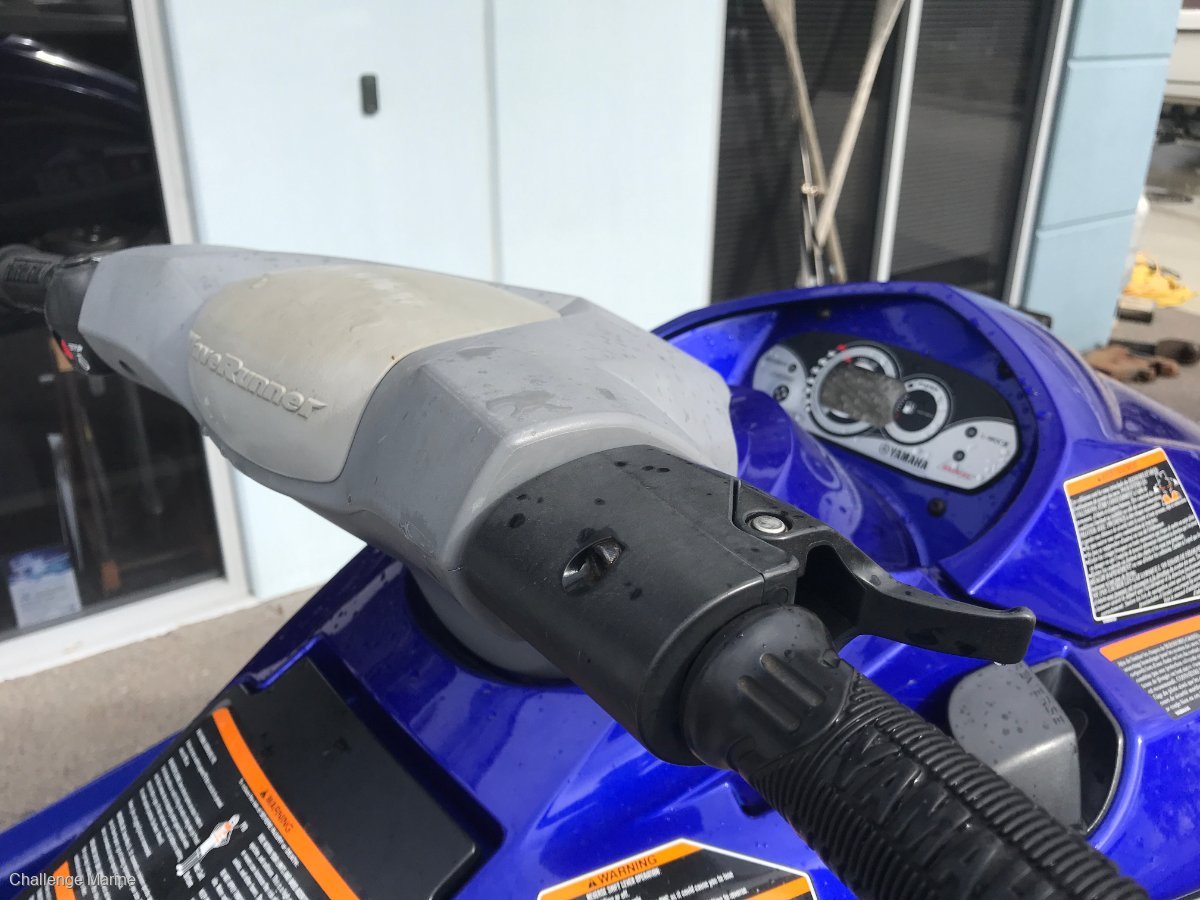 2009 YAMAHA VX DELUXE WAVERUNNER