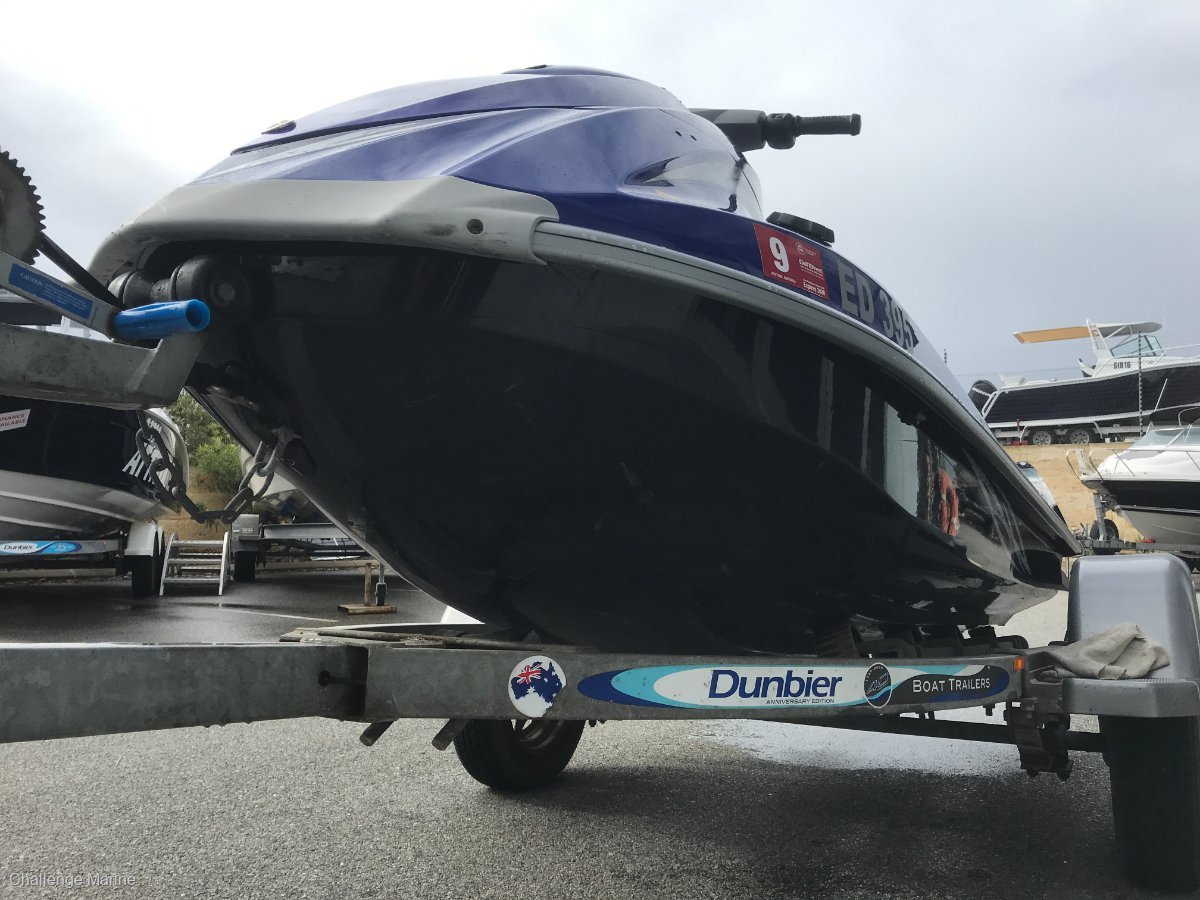 2009 YAMAHA VX DELUXE WAVERUNNER