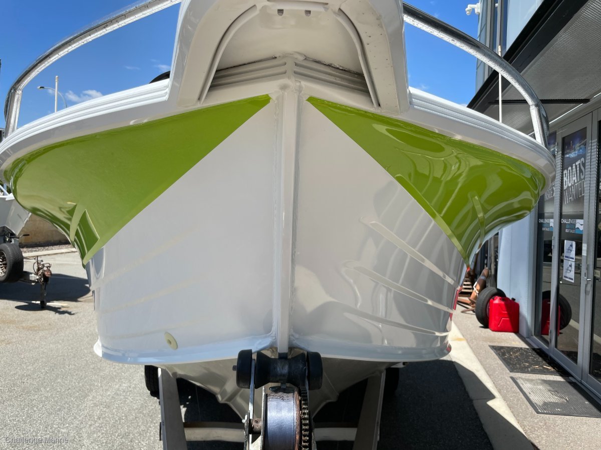 QUINTREX 560 FREEDOM CRUISER