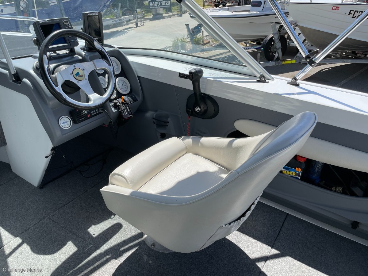 QUINTREX 560 FREEDOM CRUISER