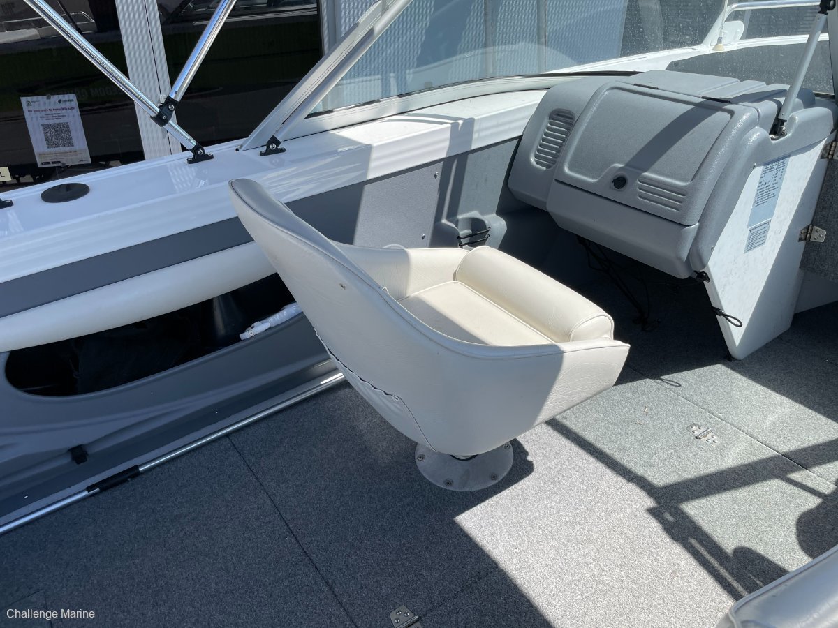 QUINTREX 560 FREEDOM CRUISER