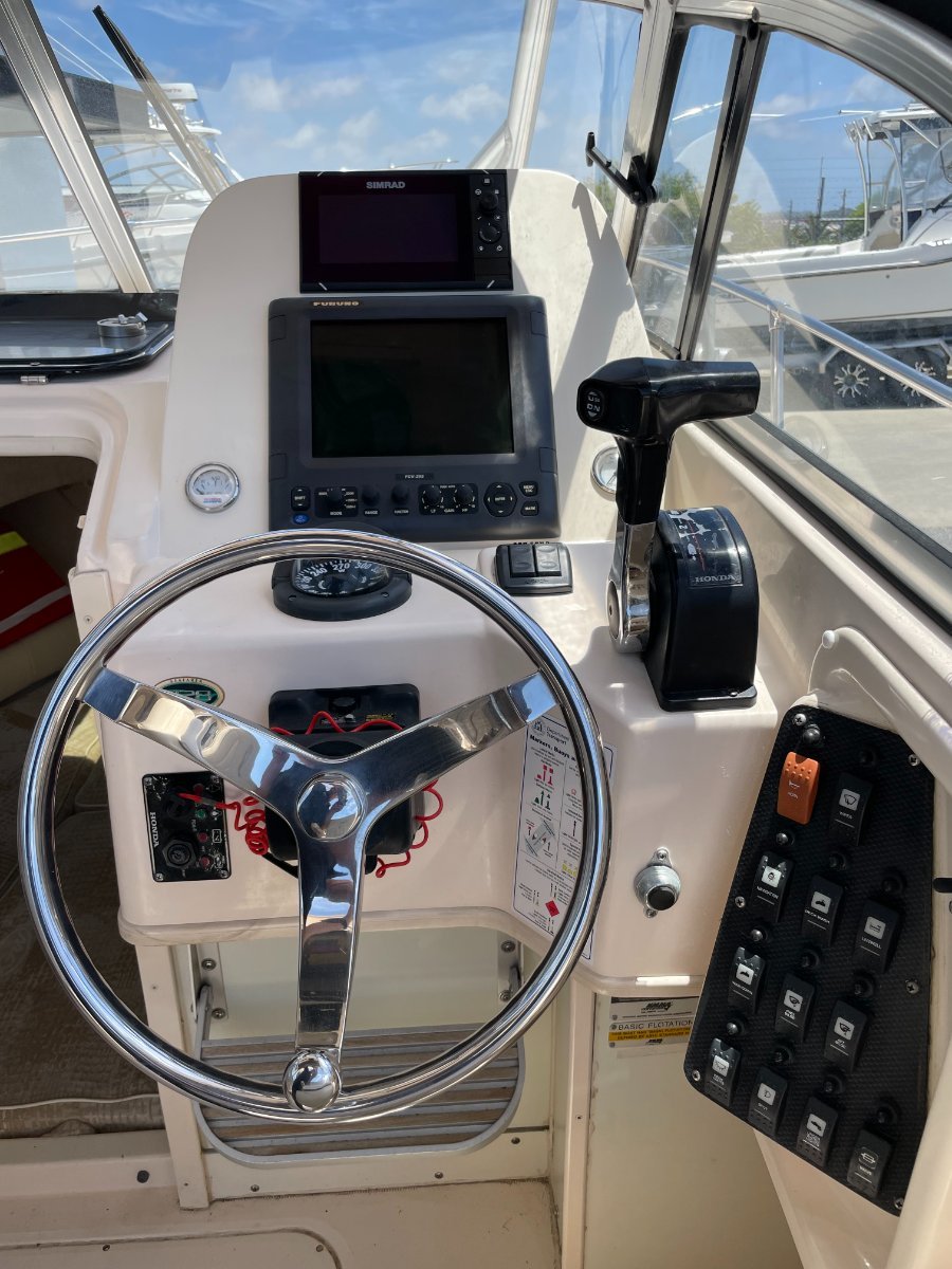 2008 GRADY-WHITE SEAFARER 228 CRUISER
