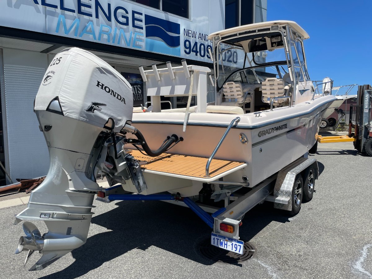 2008 GRADY-WHITE SEAFARER 228 CRUISER