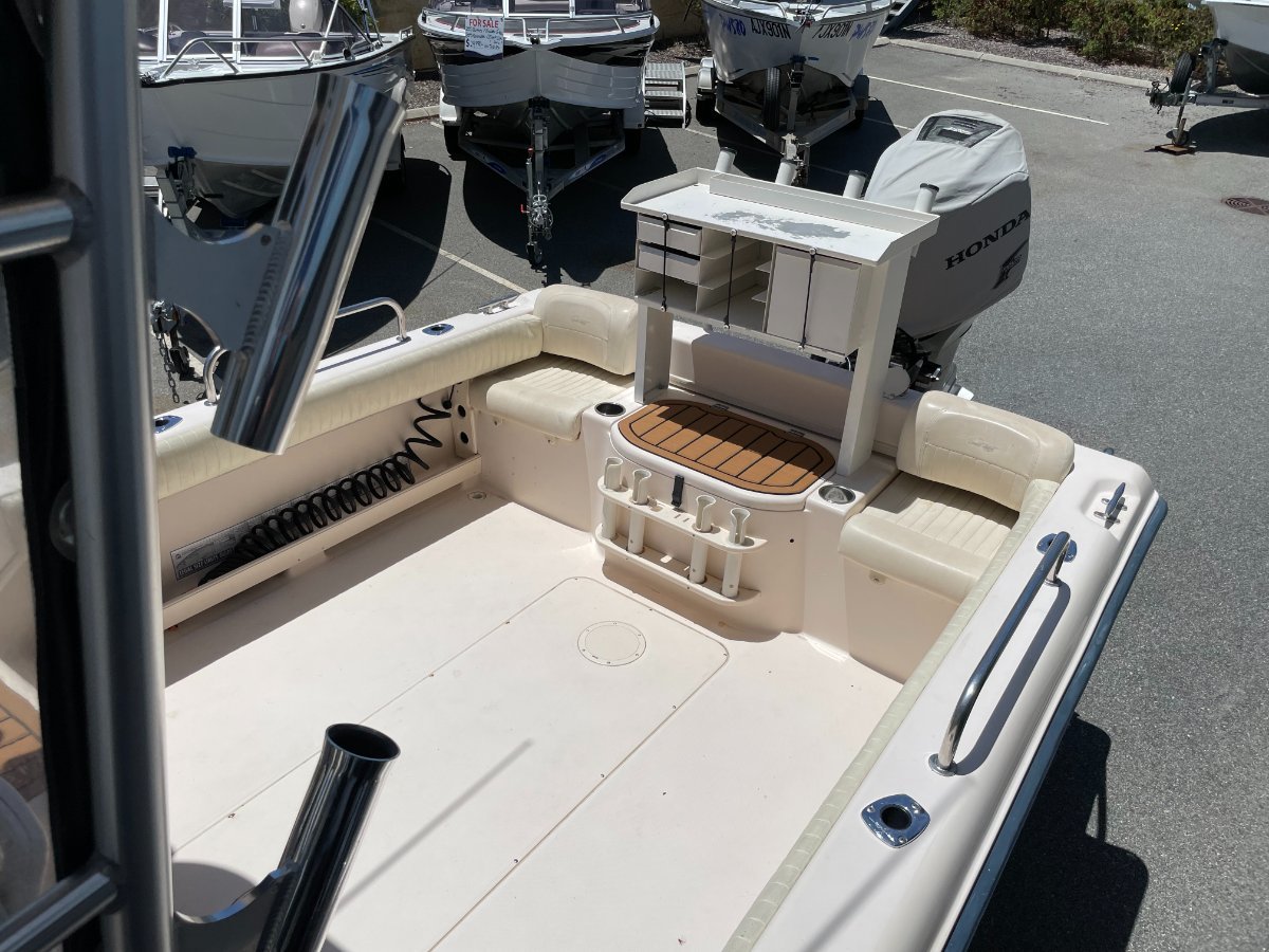 2008 GRADY-WHITE SEAFARER 228 CRUISER