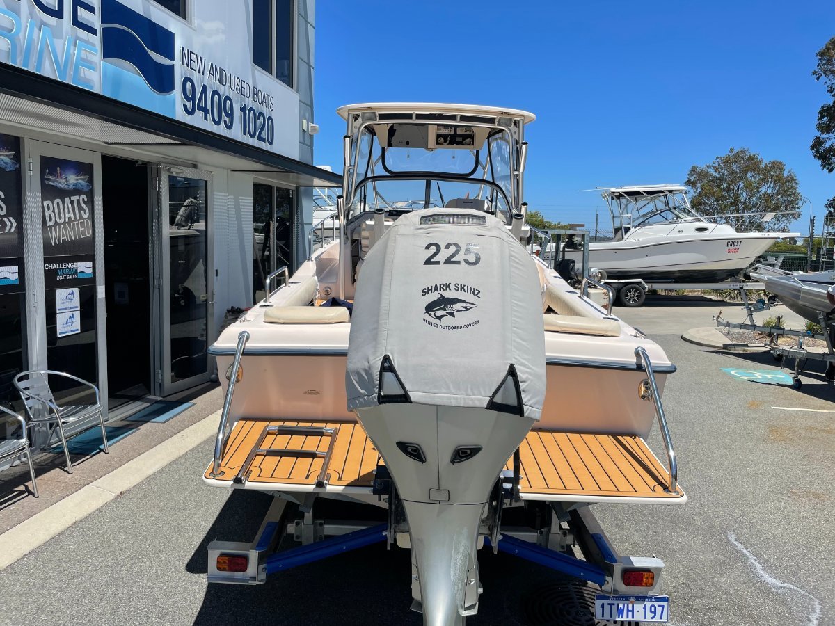 2008 GRADY-WHITE SEAFARER 228 CRUISER