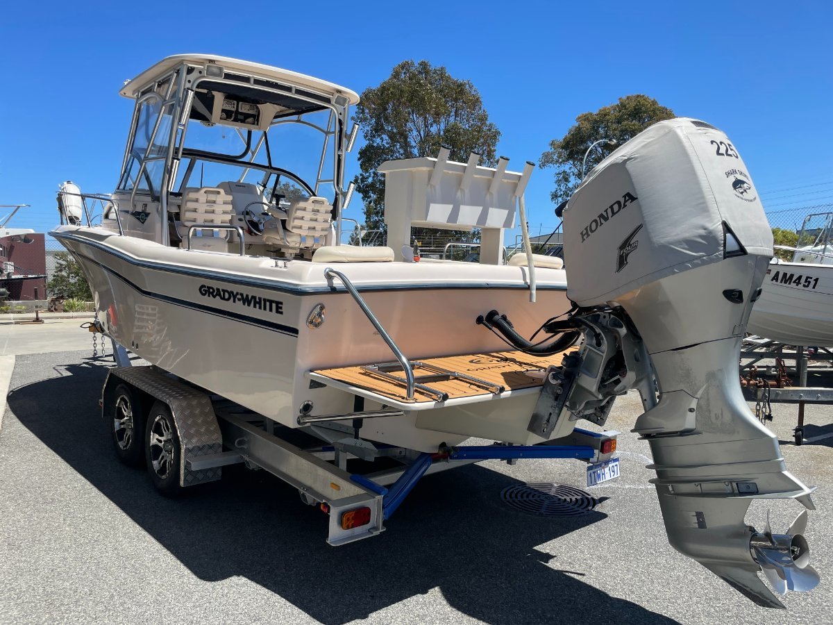 2008 GRADY-WHITE SEAFARER 228 CRUISER