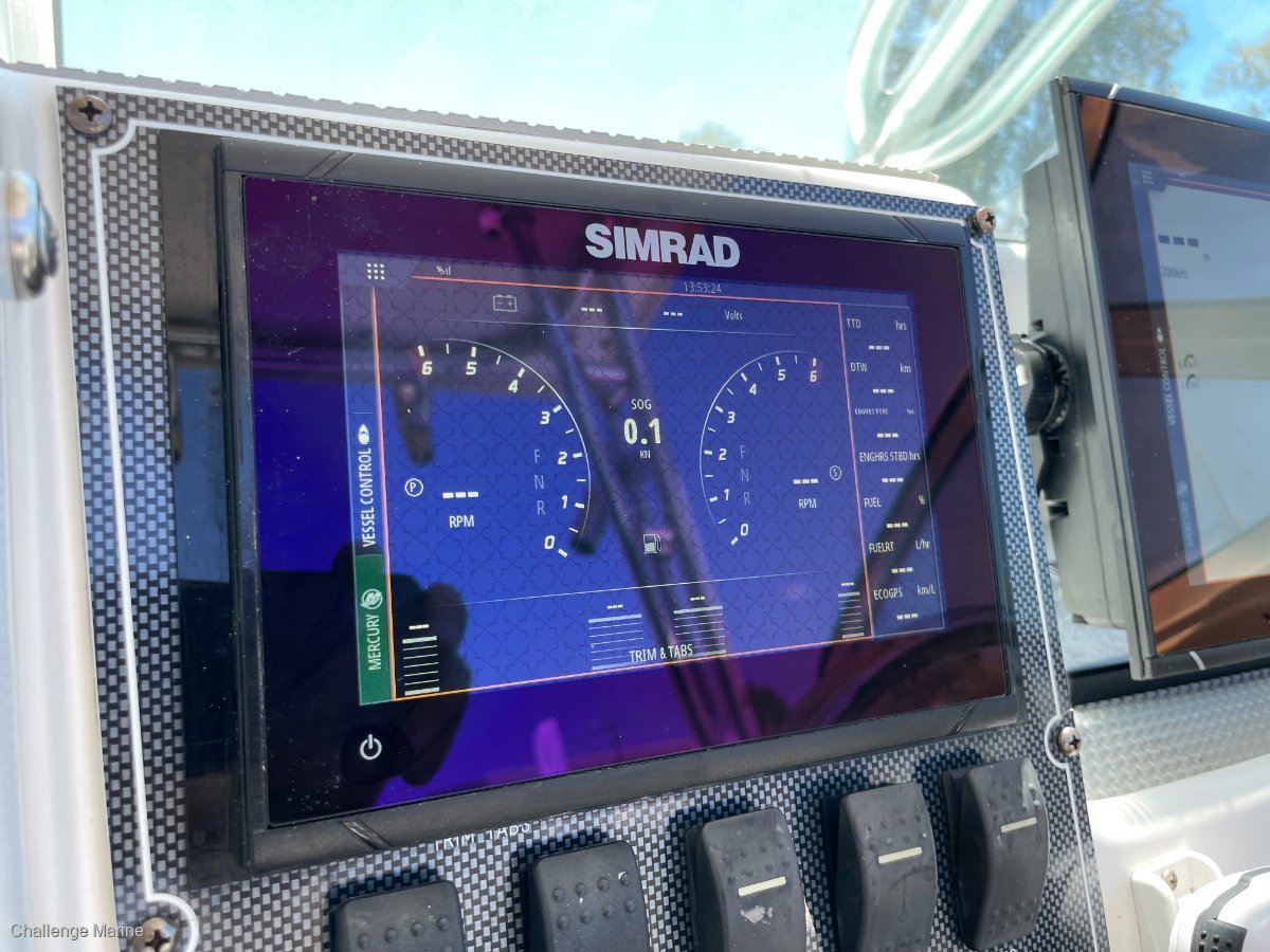 SEASWIRL STRIPER 2301 WA