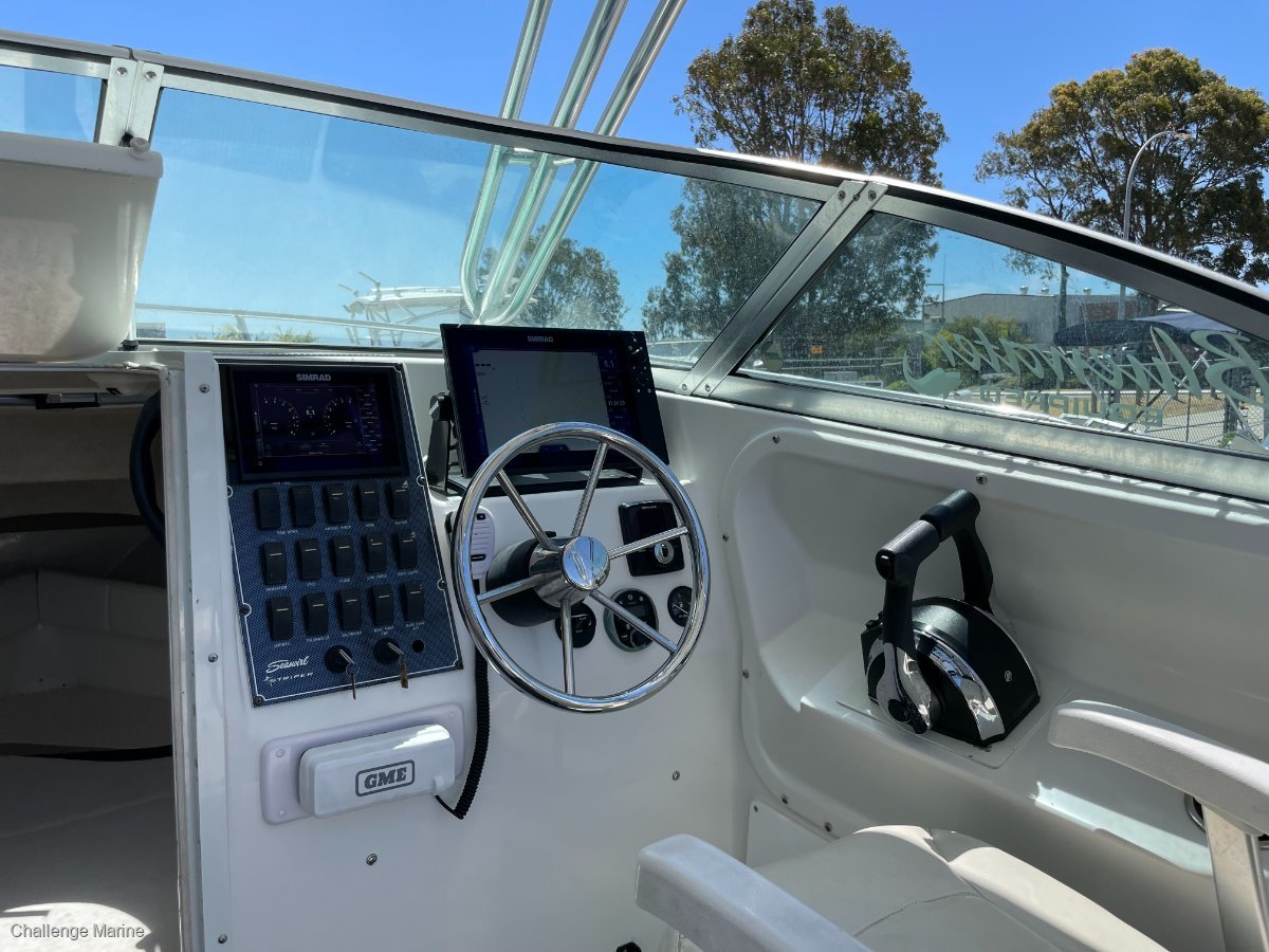 SEASWIRL STRIPER 2301 WA