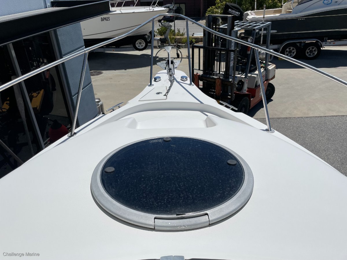 SEASWIRL STRIPER 2301 WA