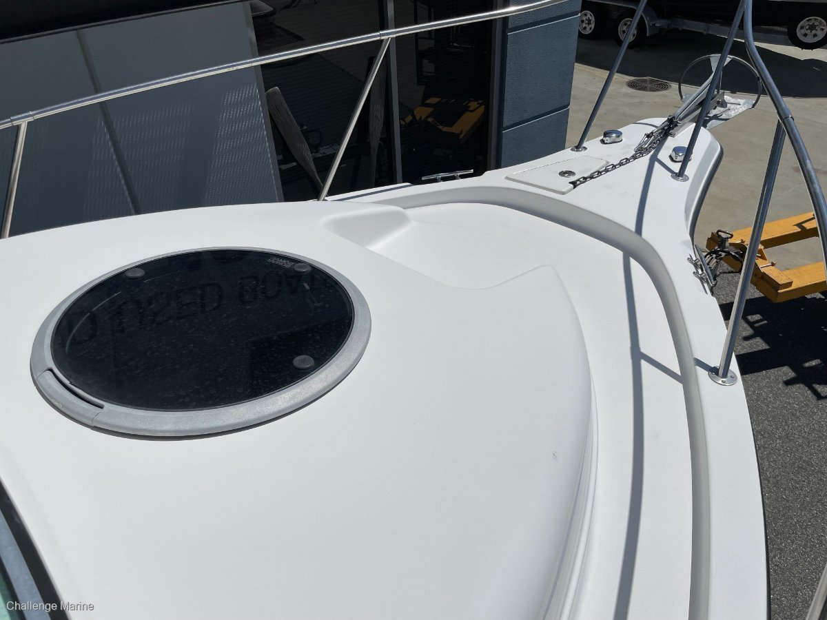 SEASWIRL STRIPER 2301 WA