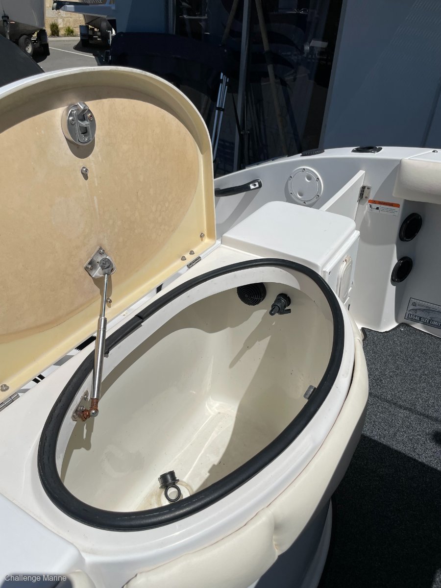 SEASWIRL STRIPER 2301 WA