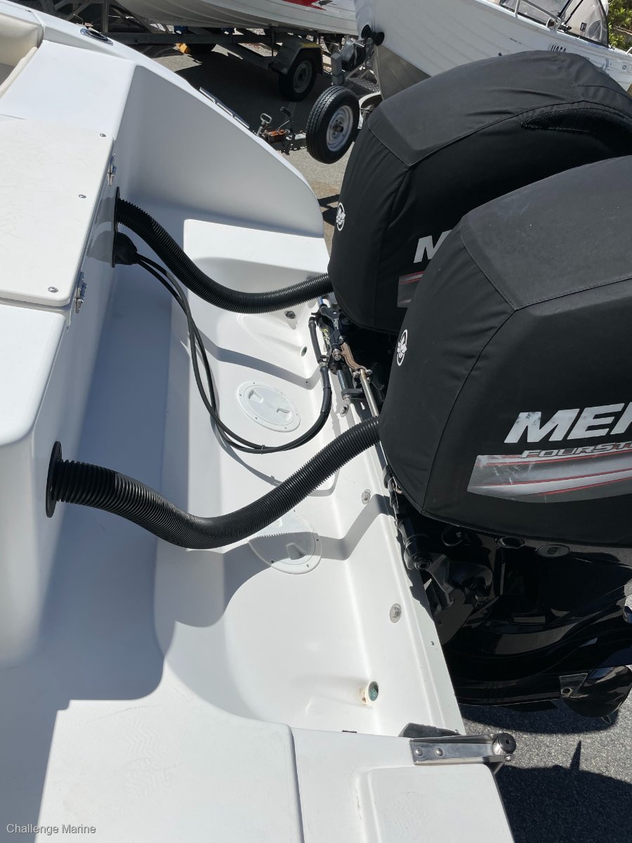 SEASWIRL STRIPER 2301 WA