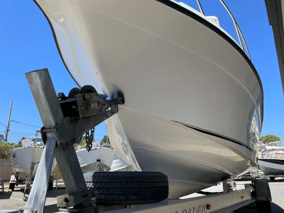 SEASWIRL STRIPER 2301 WA