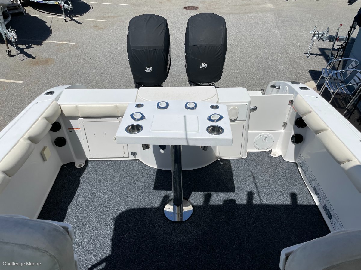 SEASWIRL STRIPER 2301 WA