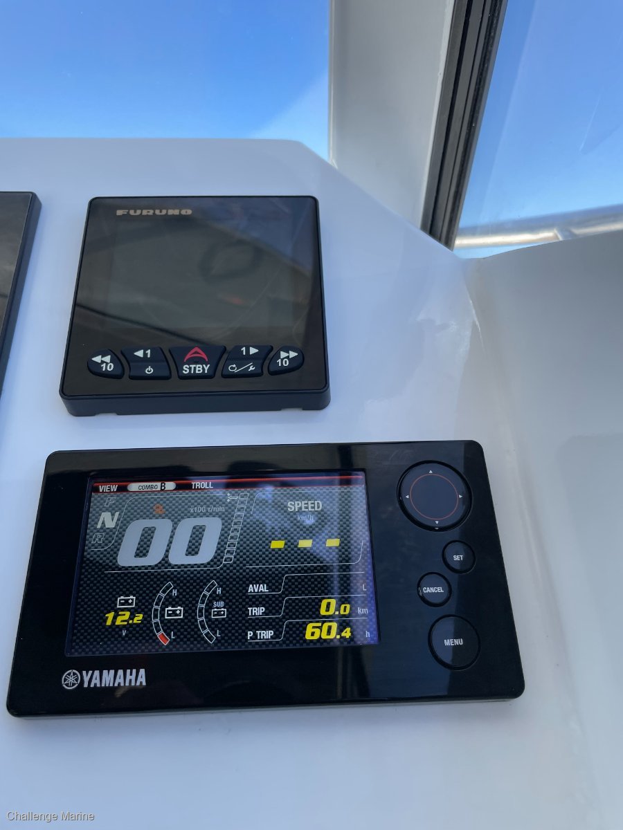 2014 RAZERLINE 7.6 OLYMPIAN HARD TOP RUNABOUT