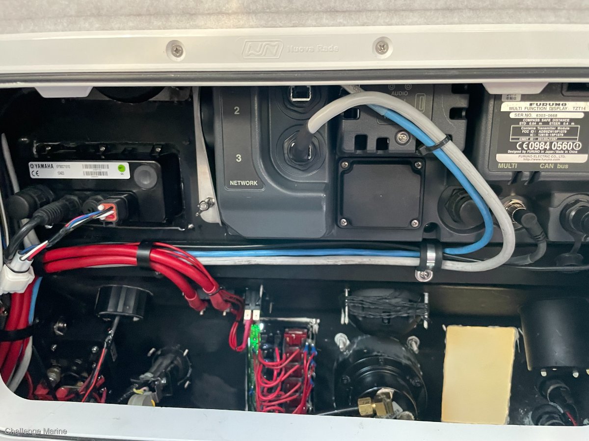 2014 RAZERLINE 7.6 OLYMPIAN HARD TOP RUNABOUT
