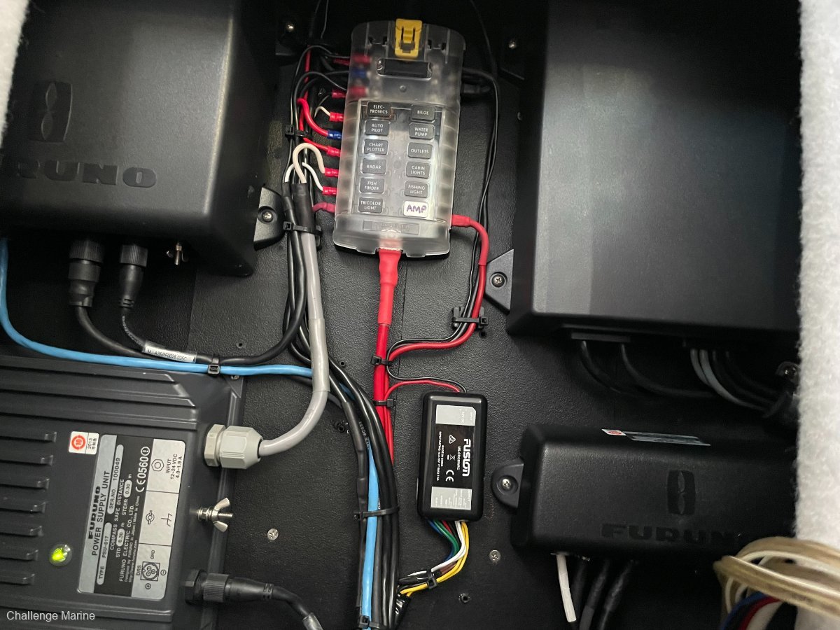 2014 RAZERLINE 7.6 OLYMPIAN HARD TOP RUNABOUT