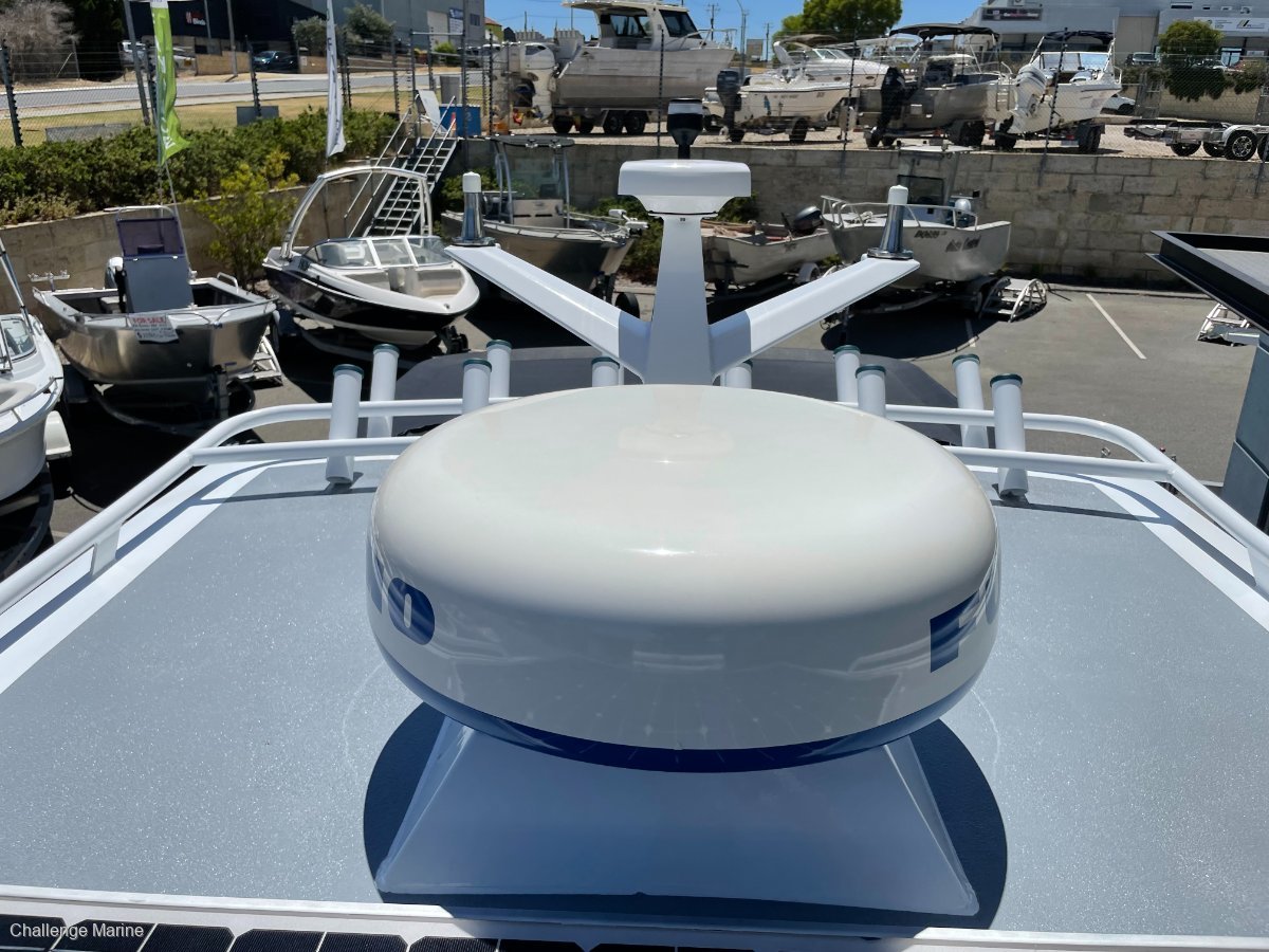 2014 RAZERLINE 7.6 OLYMPIAN HARD TOP RUNABOUT
