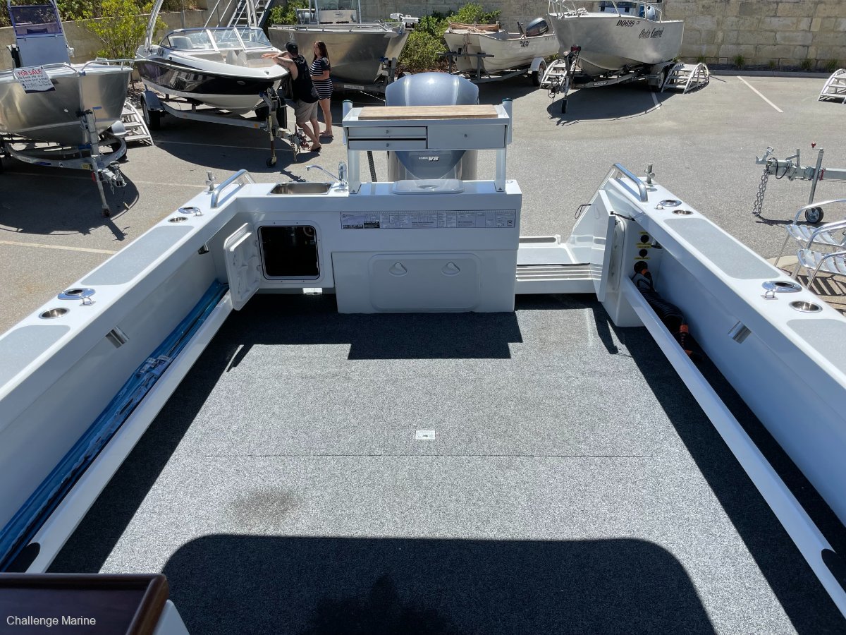2014 RAZERLINE 7.6 OLYMPIAN HARD TOP RUNABOUT