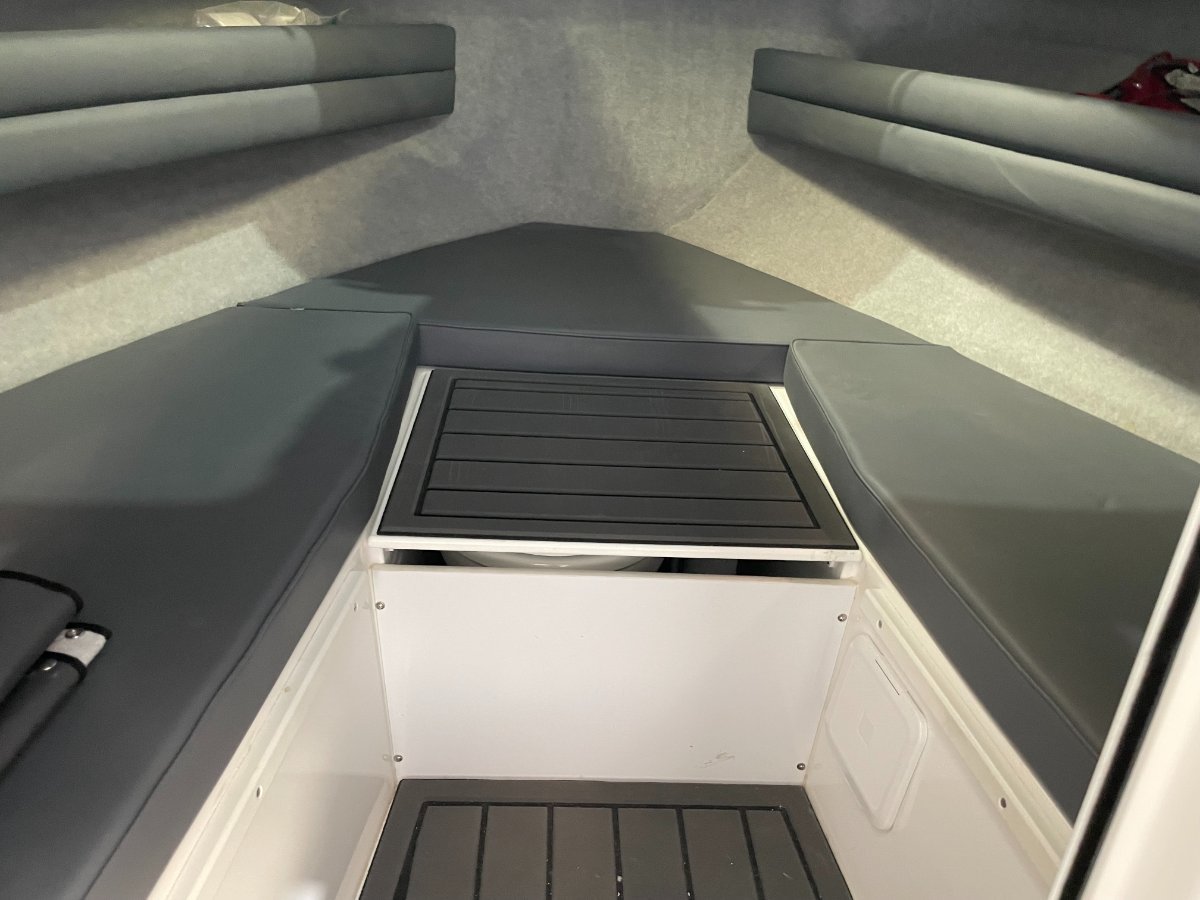 2019 CARIBBEAN 2300 CRUISER