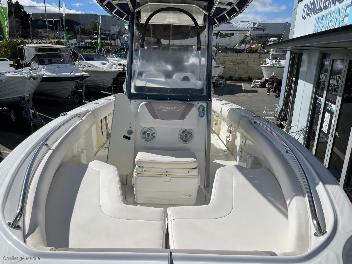 2010 BOSTON WHALER 220 OUTRAGE