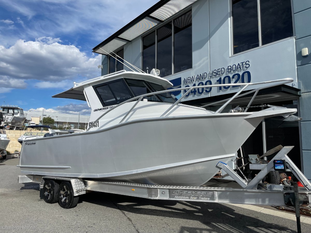 2018 GENESIS 730XL CUDDY CABIN